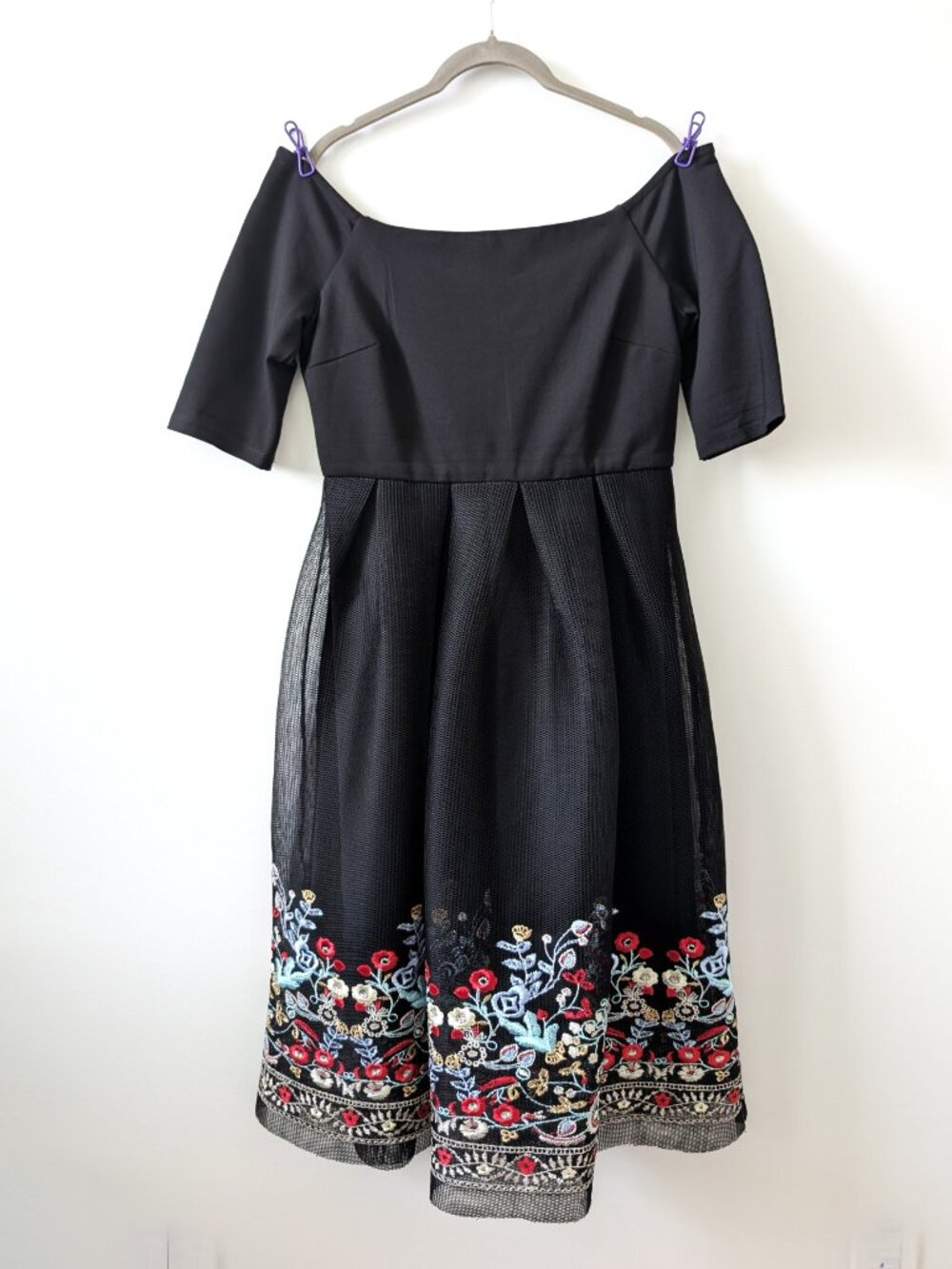JUST ME Black Off-Shoulder Embroidered Floral Midi Dress | Large